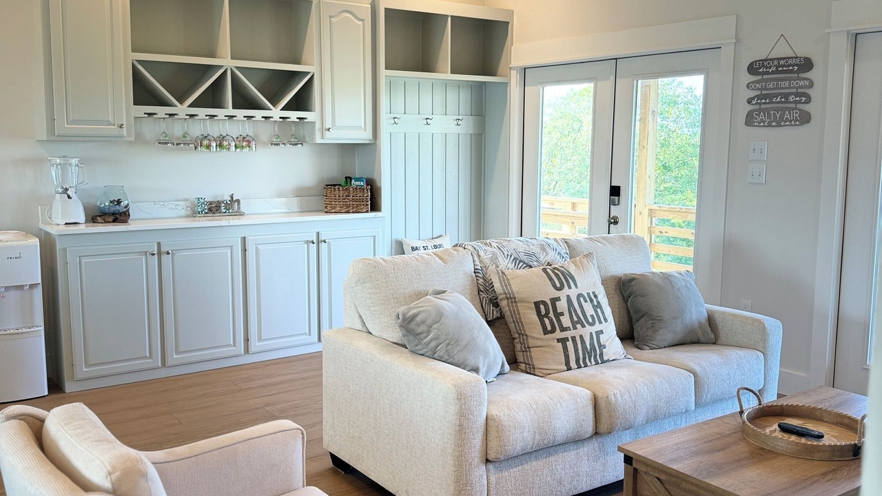 Photo of Livingroom in Shoreline Park
