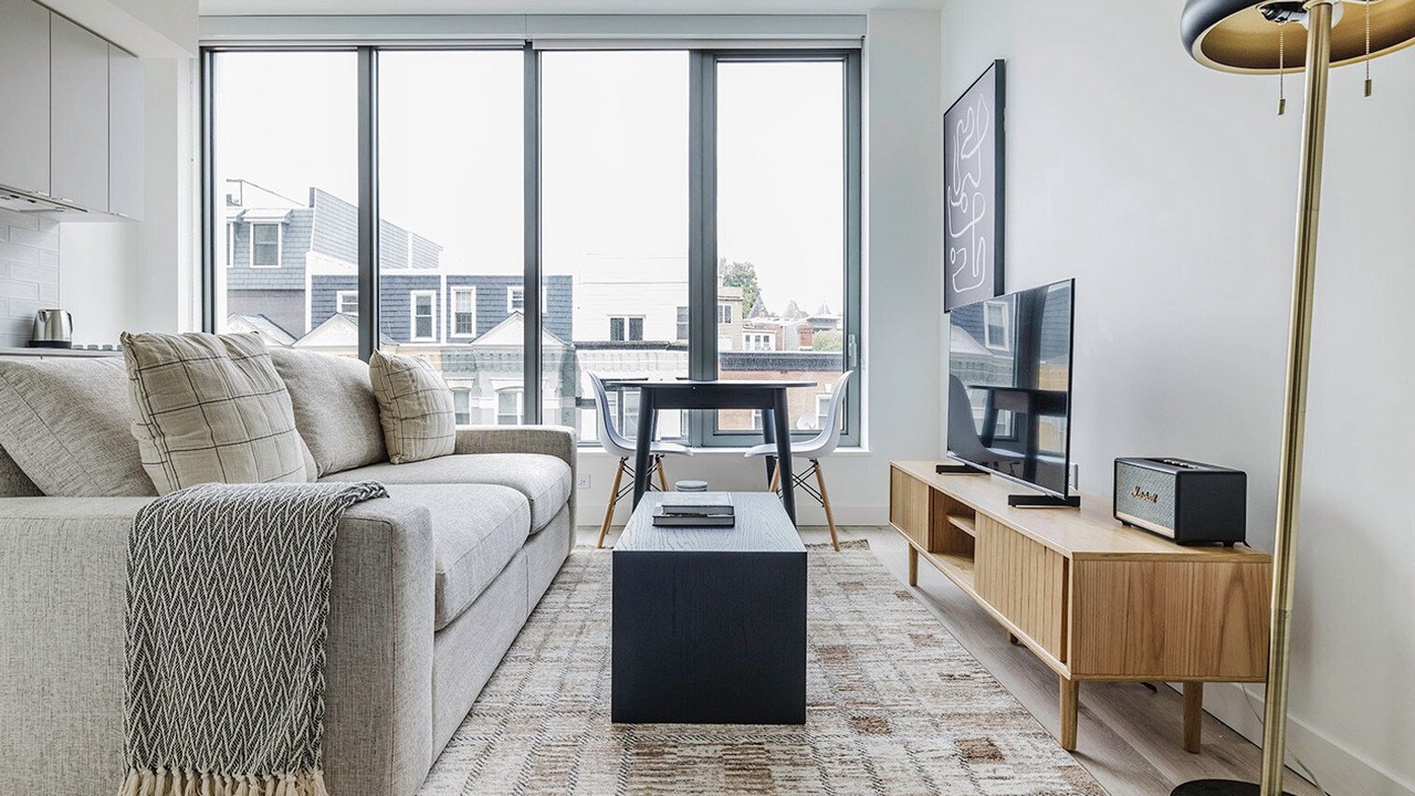 Photo of Livingroom in Truxton Circle