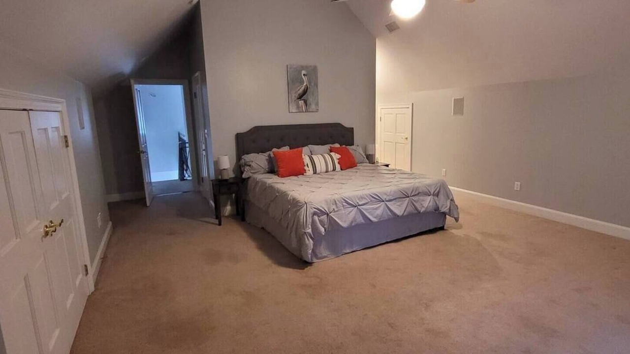 Photo of Bedroom in Henderson Point