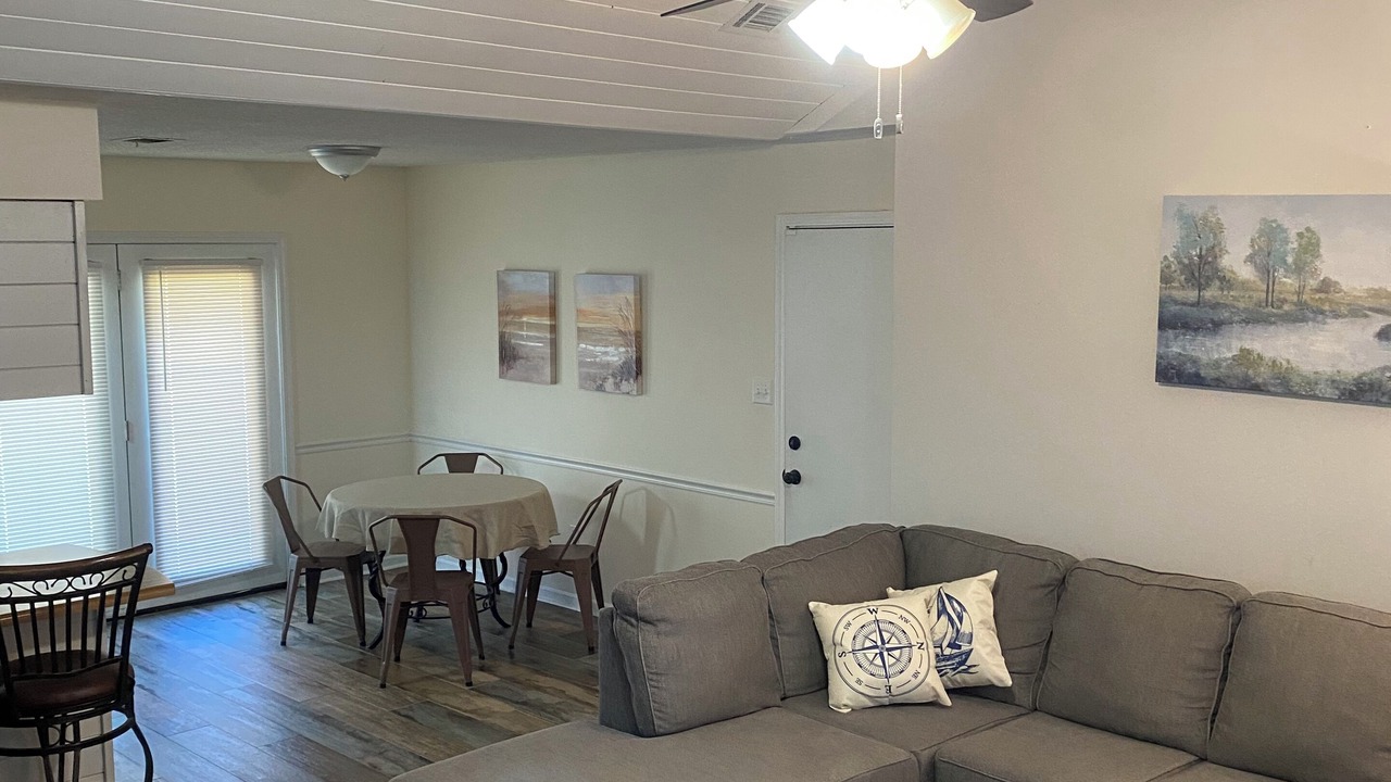 Photo of Livingroom in Gulf Hills