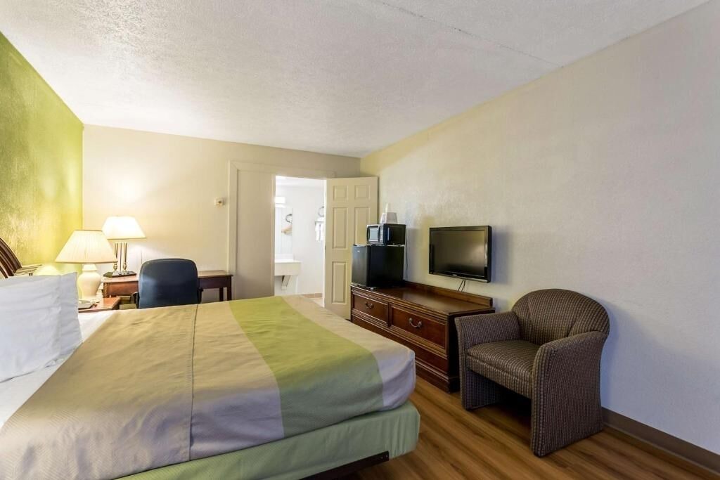 Photo of Bedroom in Edgewood