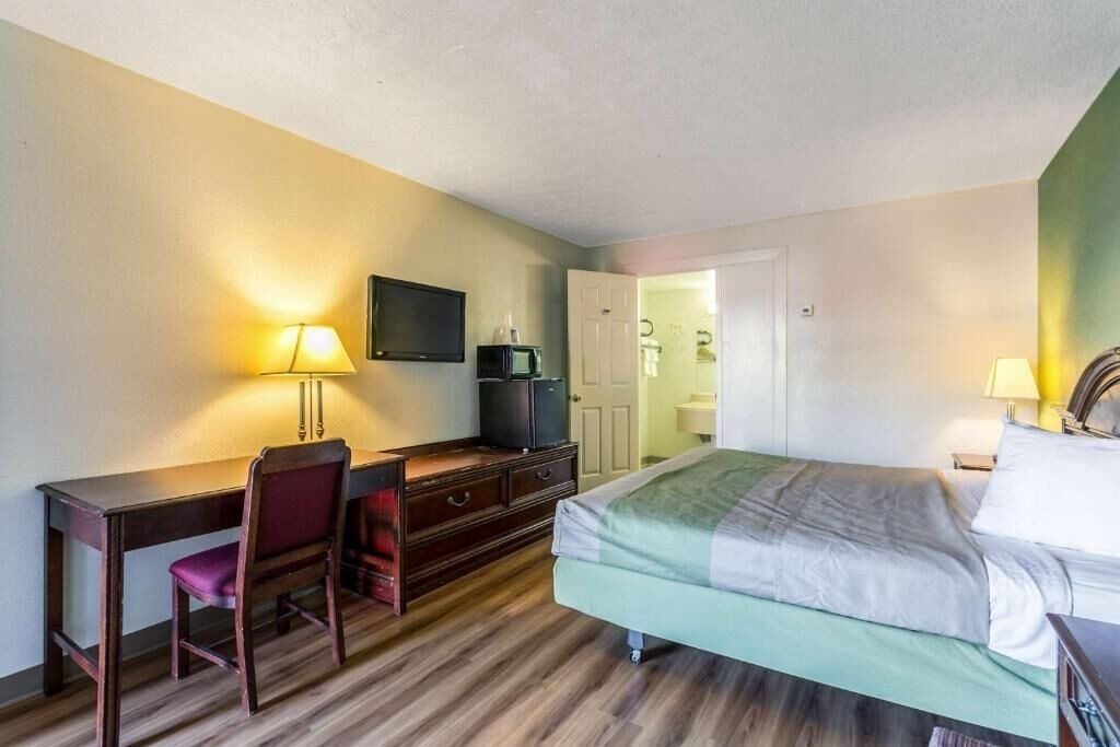 Photo of Bedroom in Edgewood