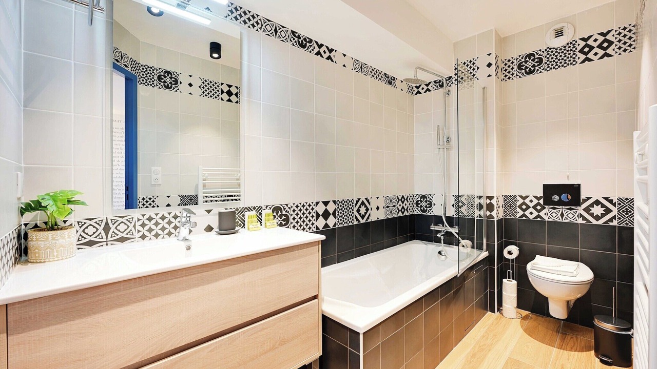 Photo of Bathroom in Vanves