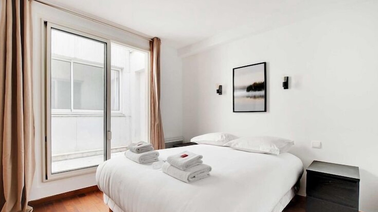 Photo of Bedroom in Saint-Lambert