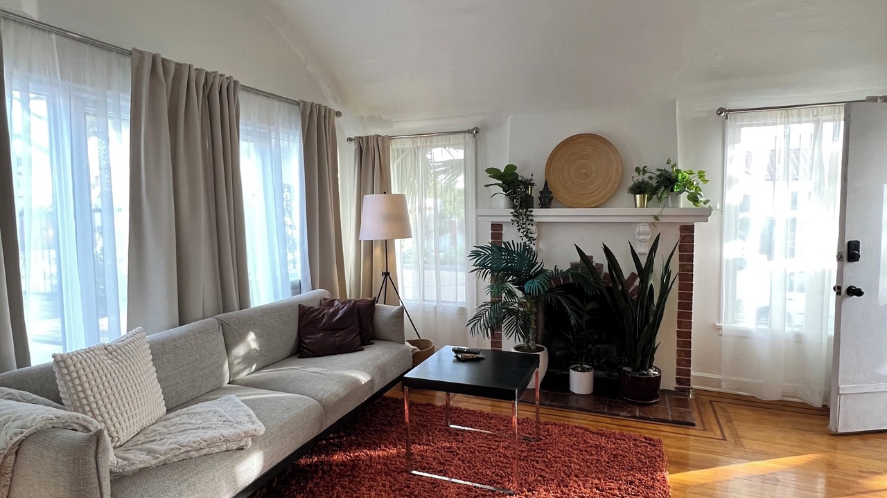 Photo of Livingroom in Fairfax District