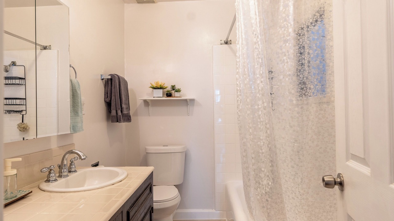 Photo of Bathroom in Fairfax District