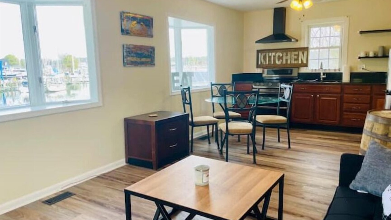 Photo of Livingroom in Solomons