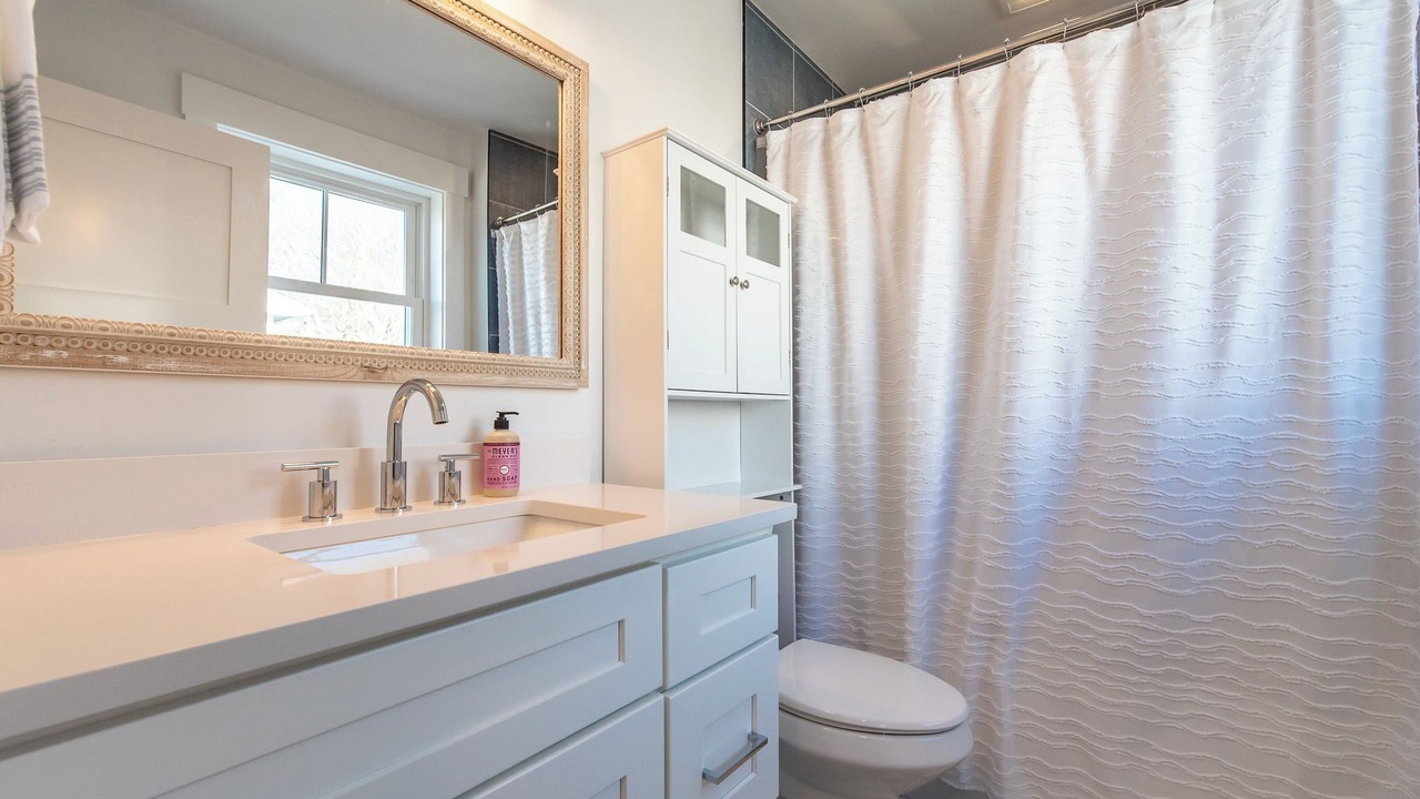 Photo of Bathroom in Bonnet Shores