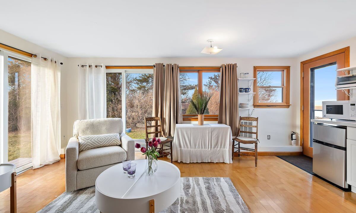 Photo of Livingroom in East Orleans