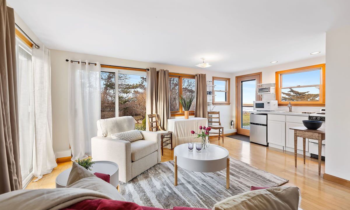 Photo of Livingroom in East Orleans