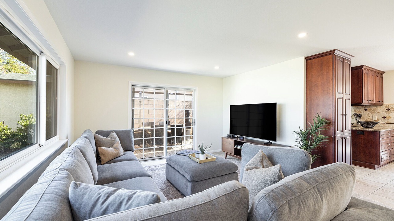 Photo of Livingroom in Simi Valley
