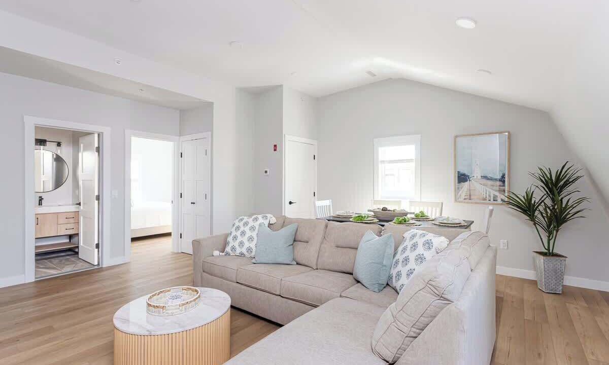 Photo of Livingroom in Newport