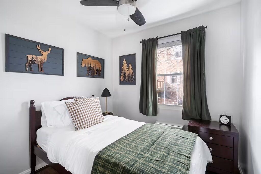 Photo of Bedroom in Del Ray