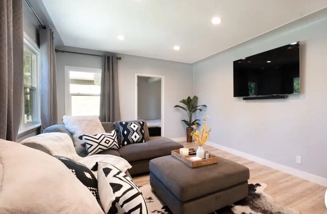 Photo of Livingroom in North Hollywood