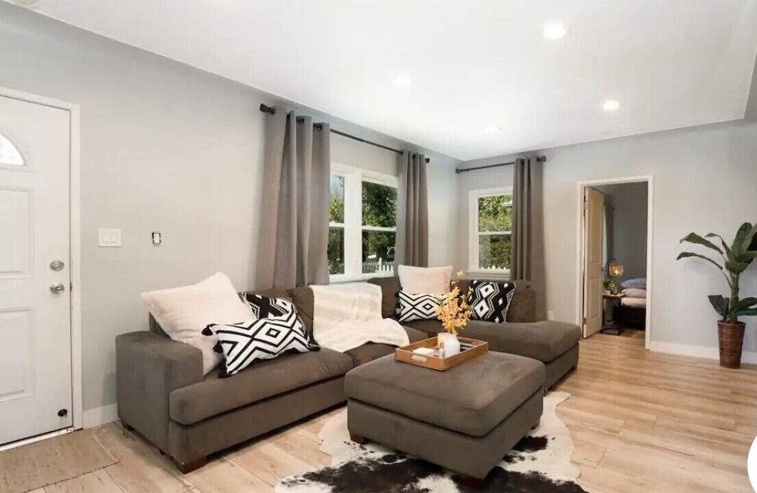 Photo of Livingroom in North Hollywood