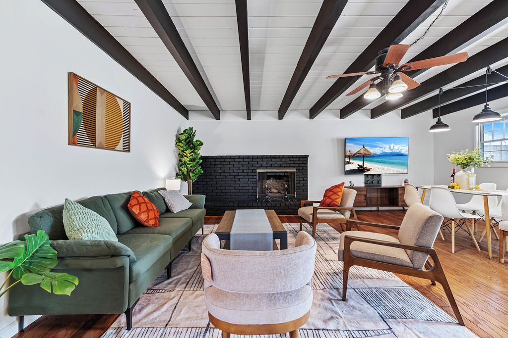Photo of Livingroom in Cerritos