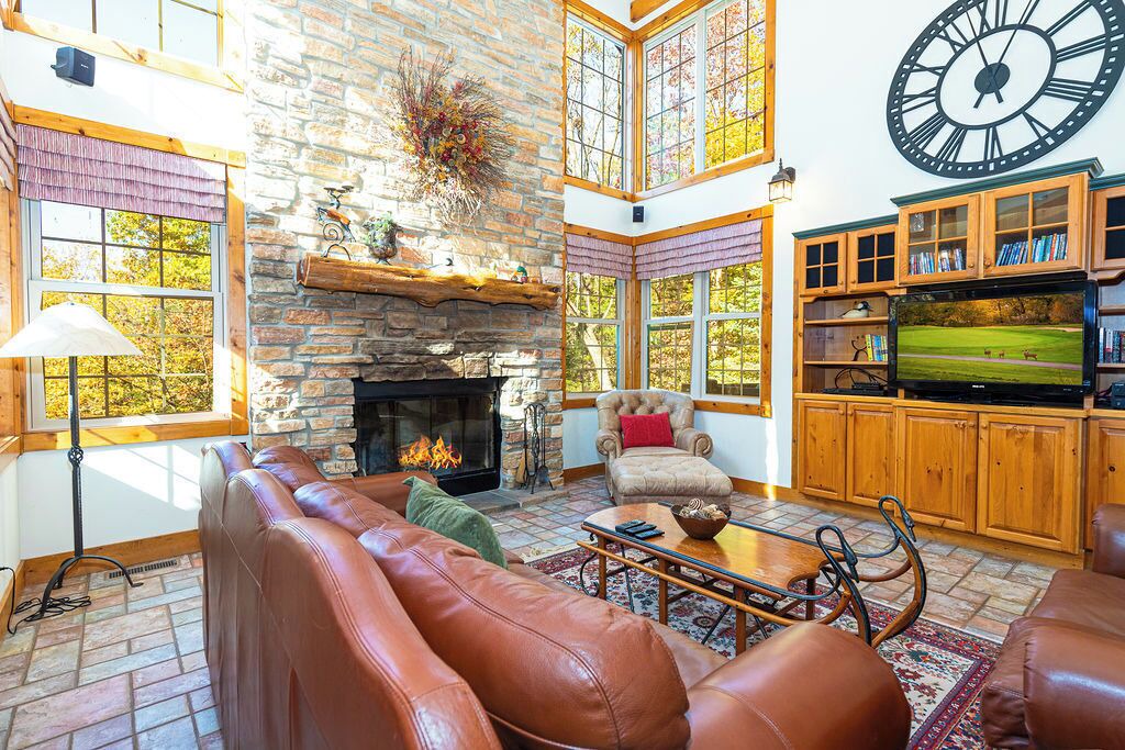 Photo of Livingroom in The Galena Territory
