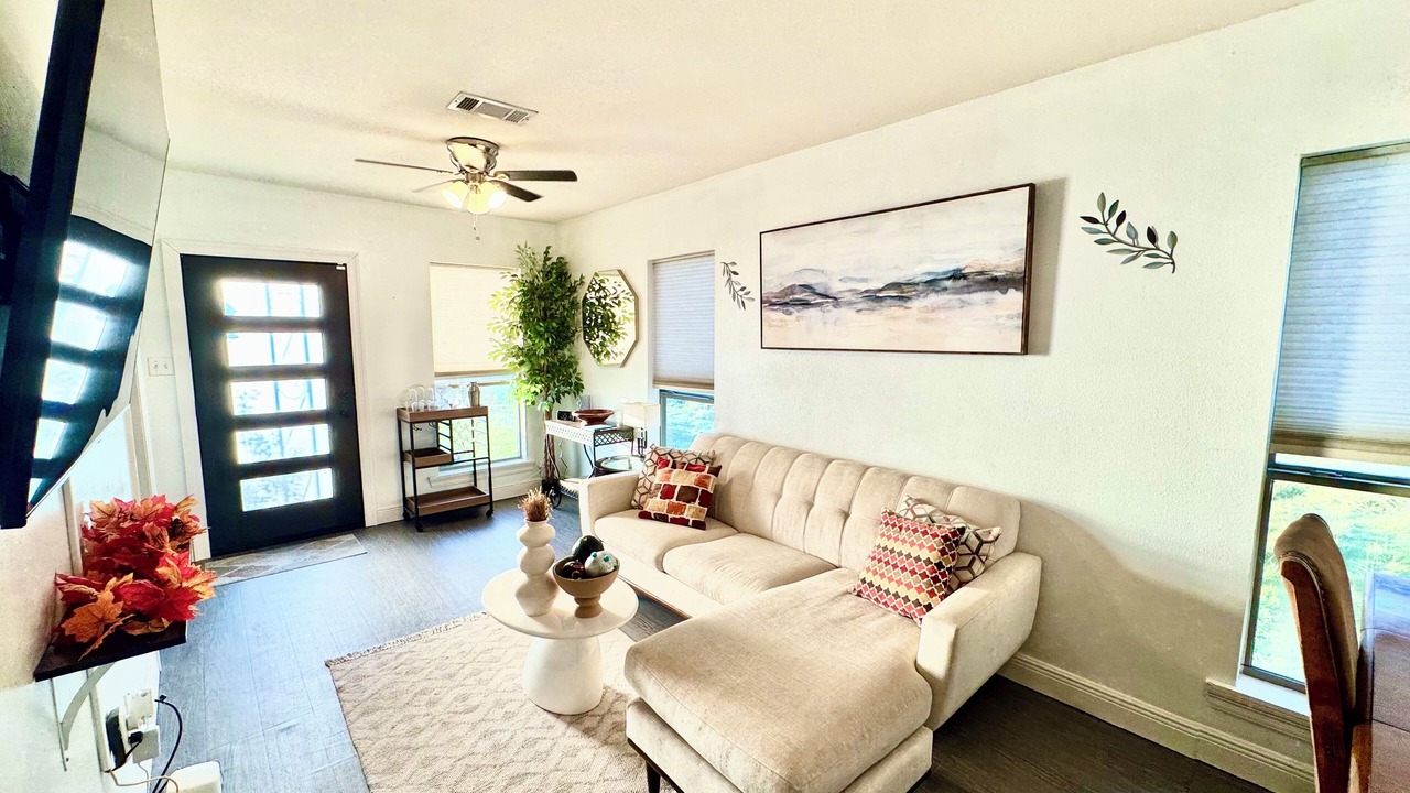 Photo of Livingroom in Gonzales