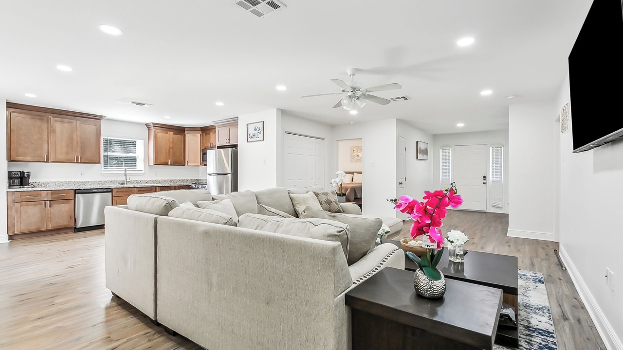 Photo of Livingroom in Little Woods