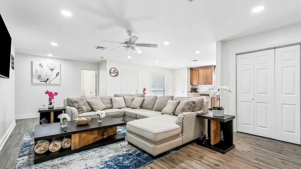 Photo of Livingroom in Little Woods