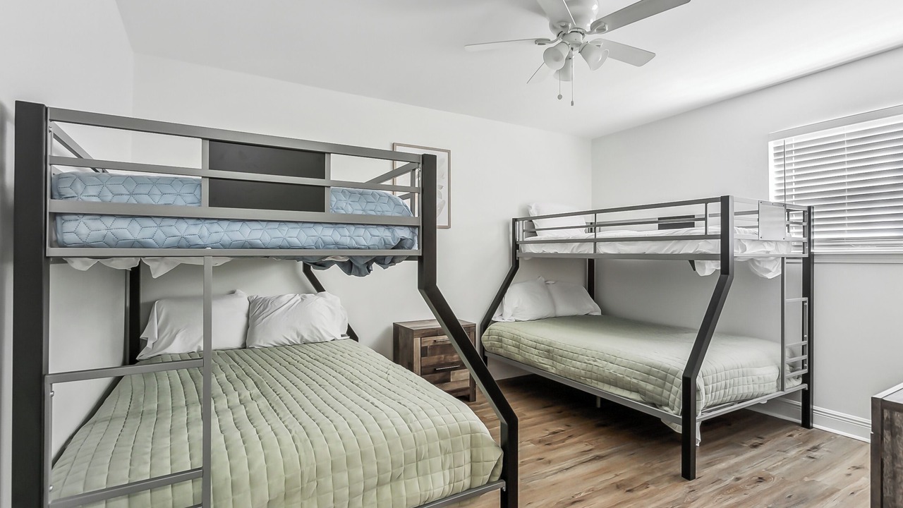 Photo of Bedroom in Little Woods