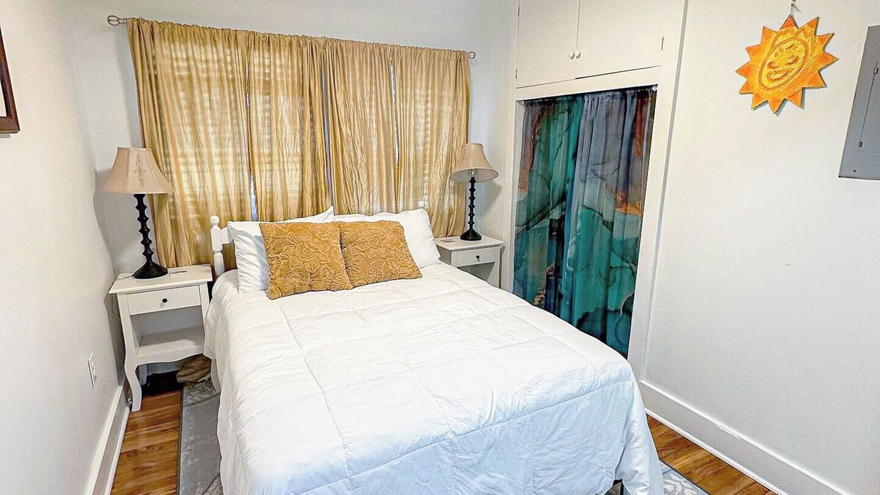 Photo of Bedroom in Long Beach