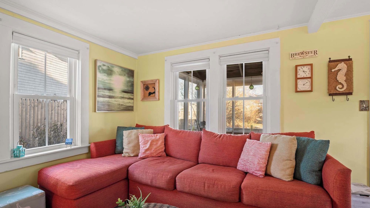 Photo of Livingroom in Brewster