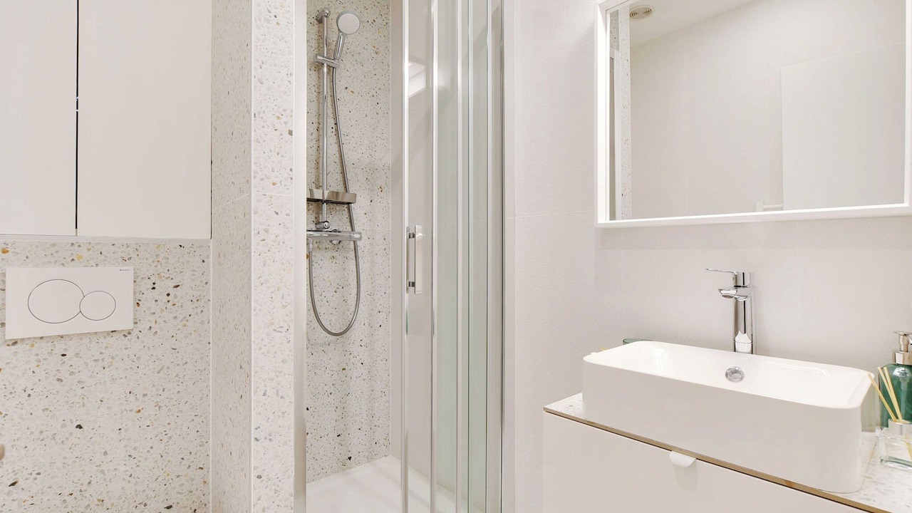 Photo of Bathroom in Centre