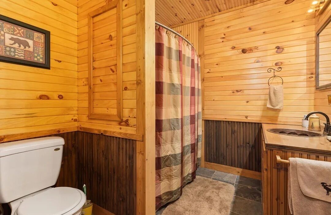 Photo of Bathroom in Emily