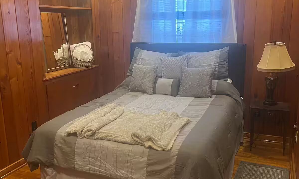 Photo of Bedroom in Mobile