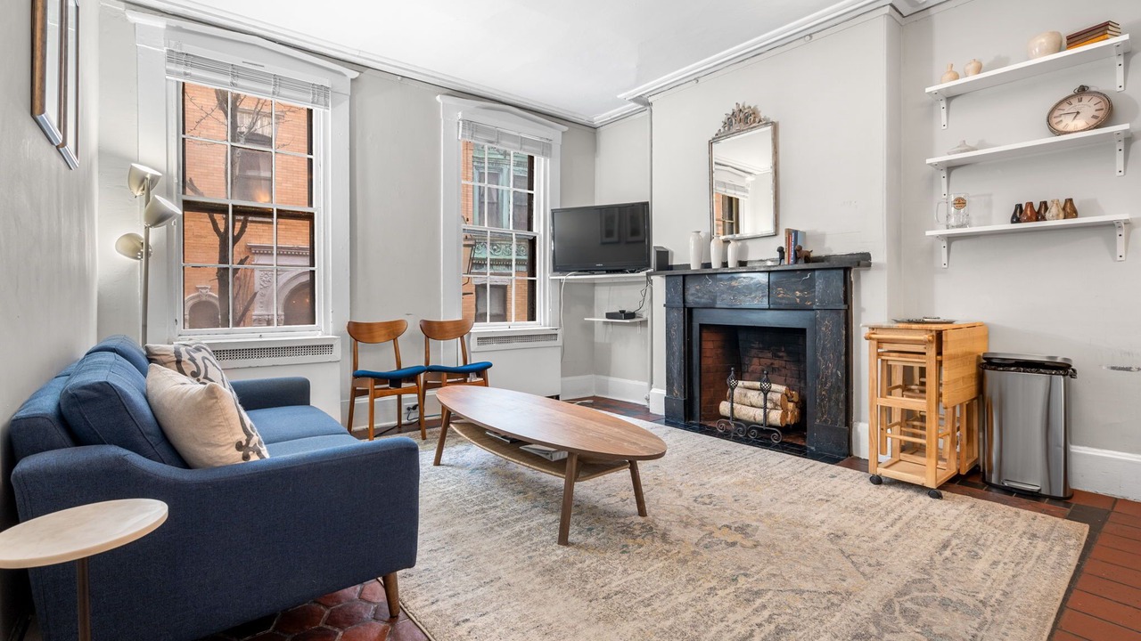 Photo of Livingroom in Beacon Hill