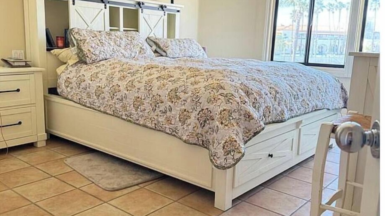Photo of Bedroom in Oxnard Shores