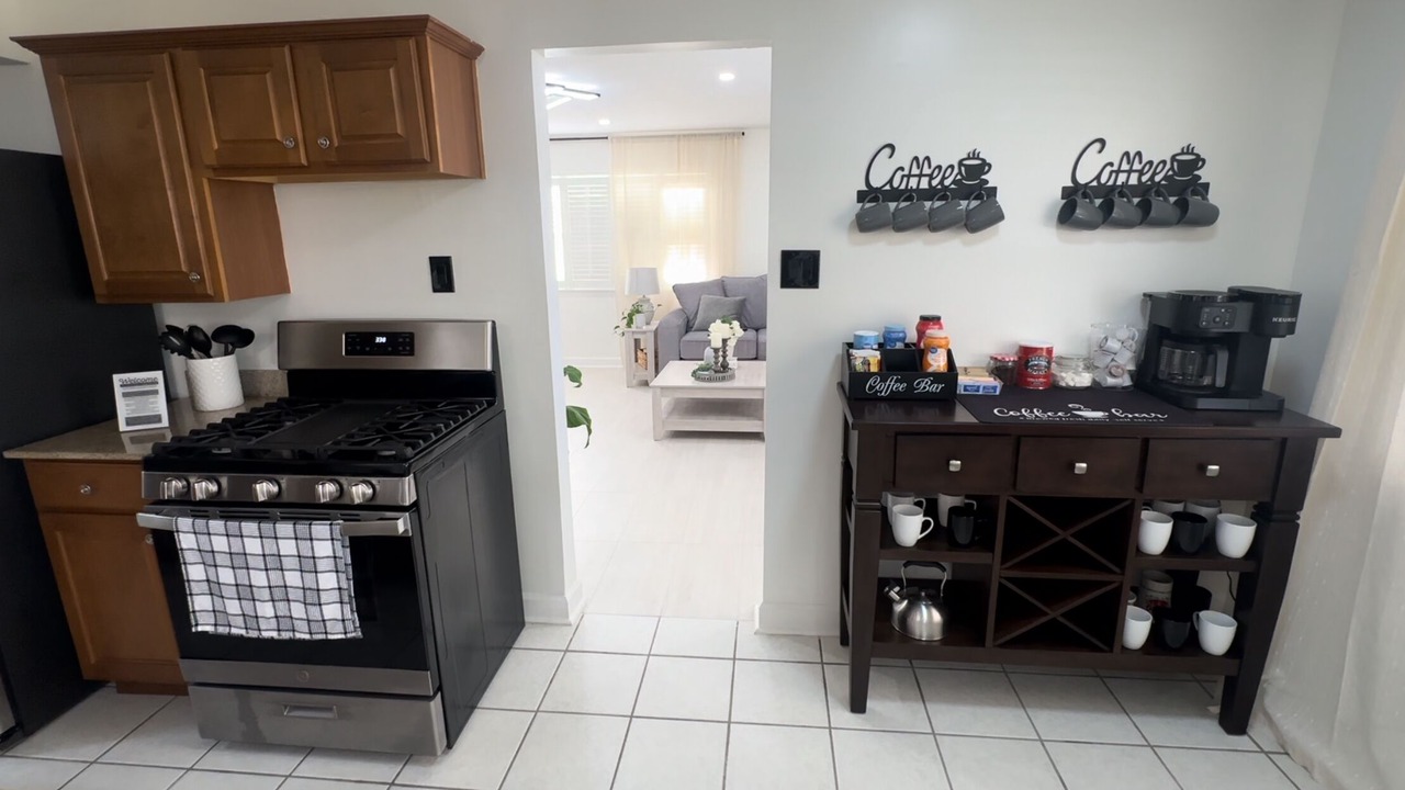 Photo of Kitchen in Kenner - Louis Armstrong International Airport