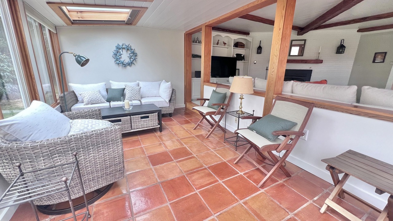 Photo of Livingroom in Brewster