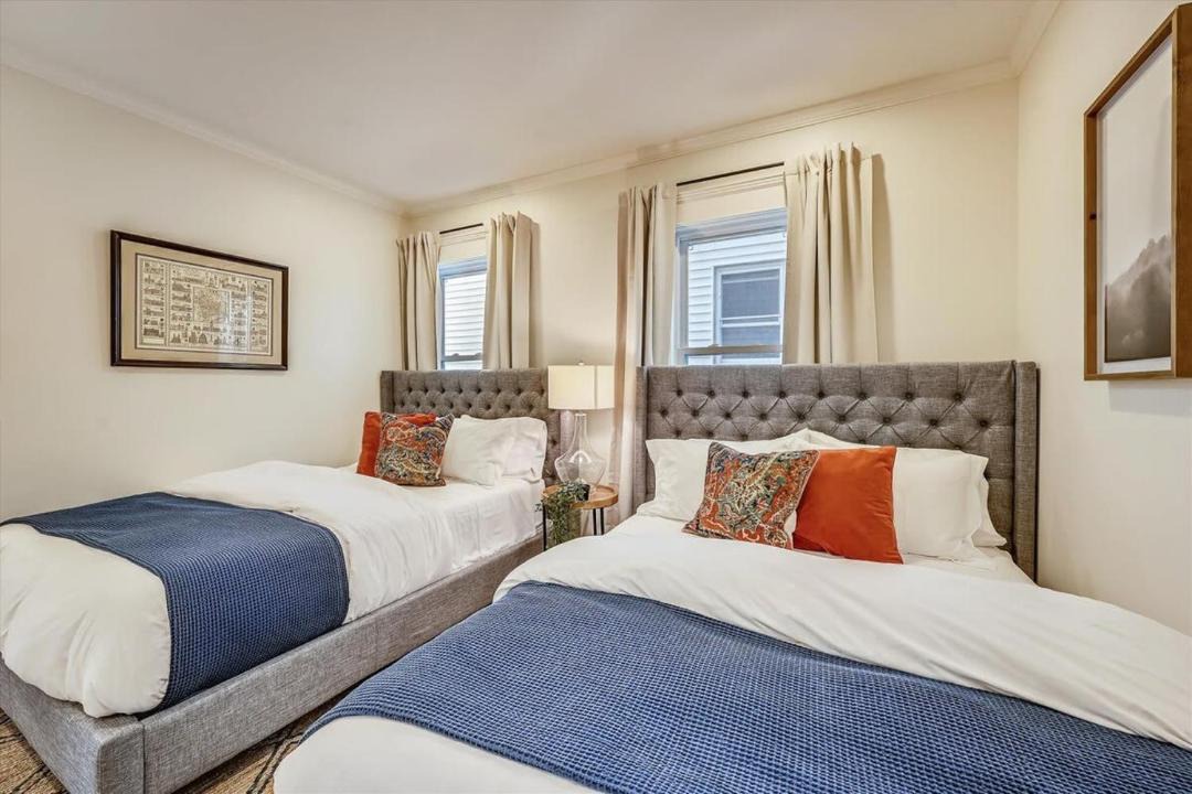 Photo of Bedroom in Forest Hills - Woodbourne