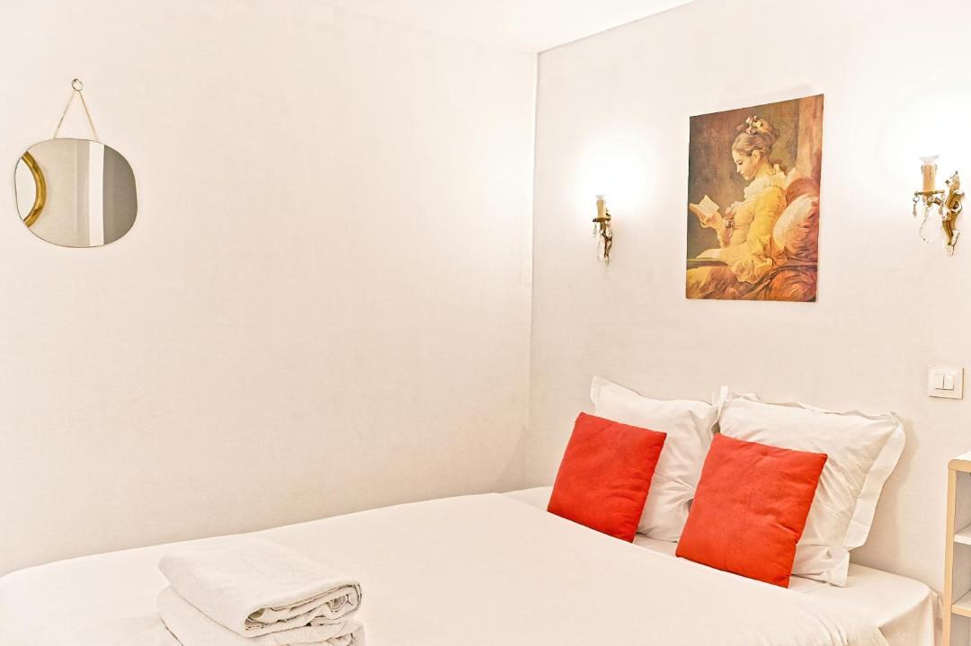 Photo of Bedroom in Saint-Merri