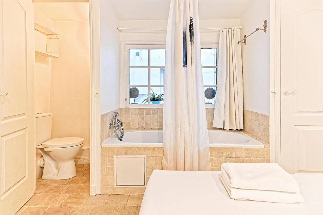 Photo of Bathroom in Saint-Merri