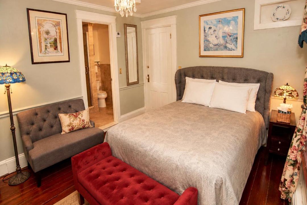 Photo of Bedroom in Historic Hill