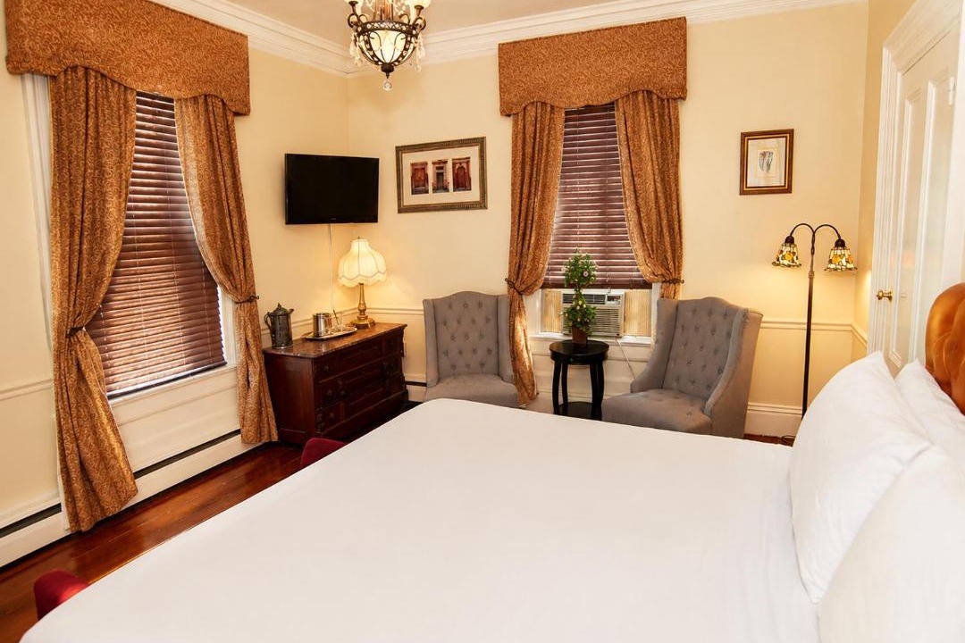 Photo of Bedroom in Historic Hill