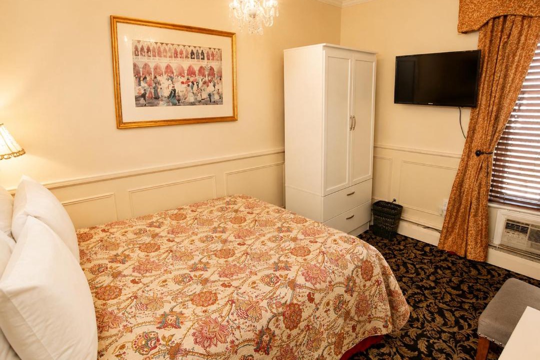 Photo of Bedroom in Historic Hill