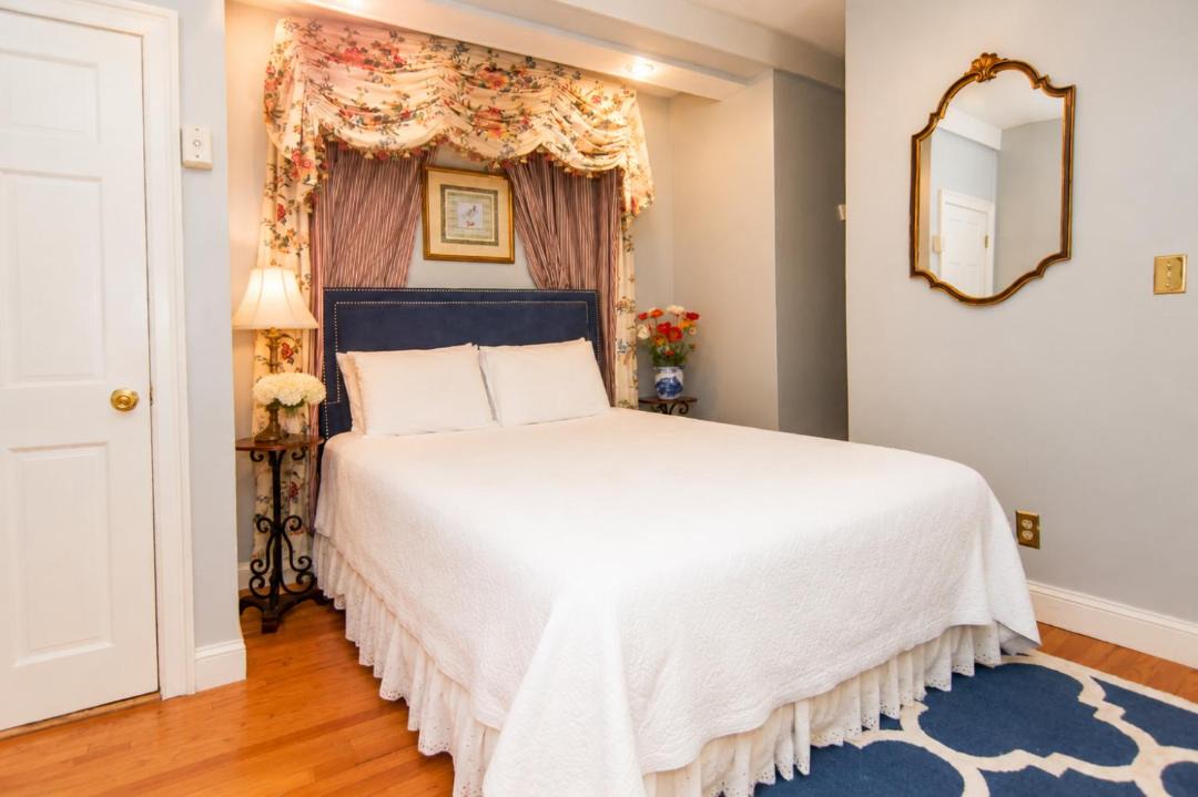 Photo of Bedroom in Historic Hill