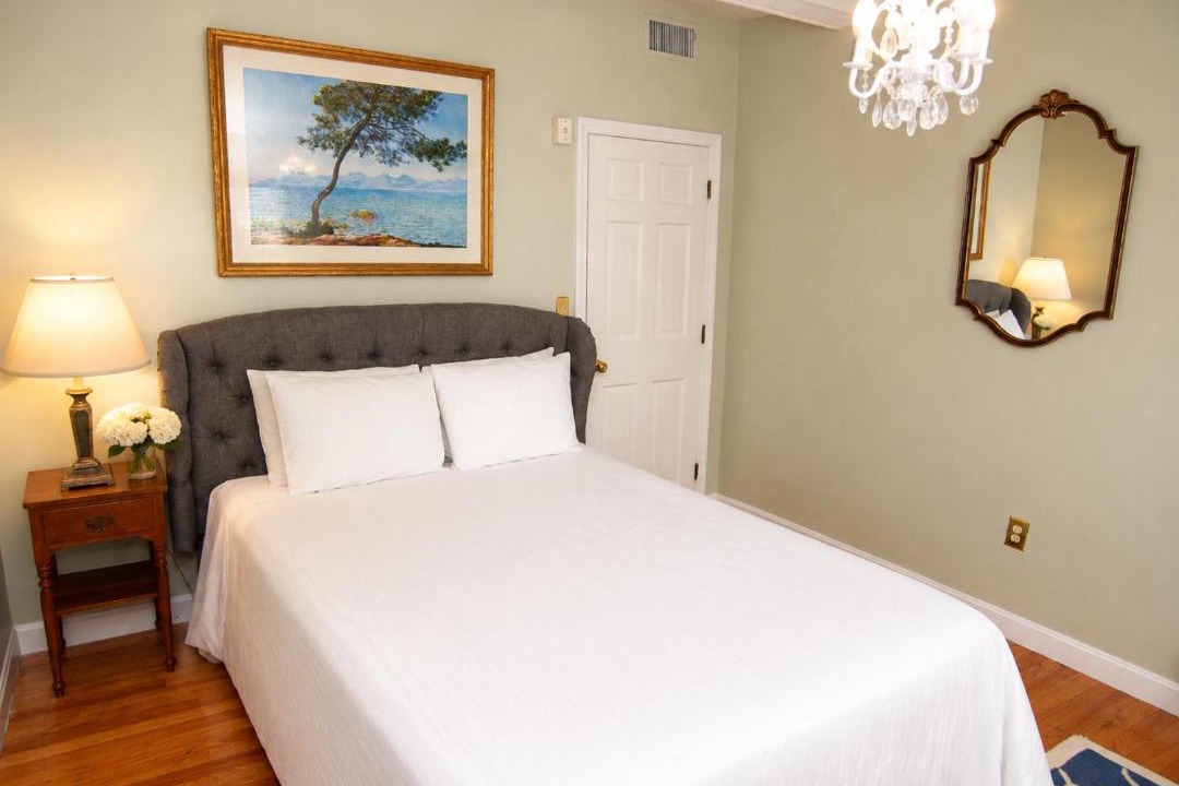 Photo of Bedroom in Historic Hill