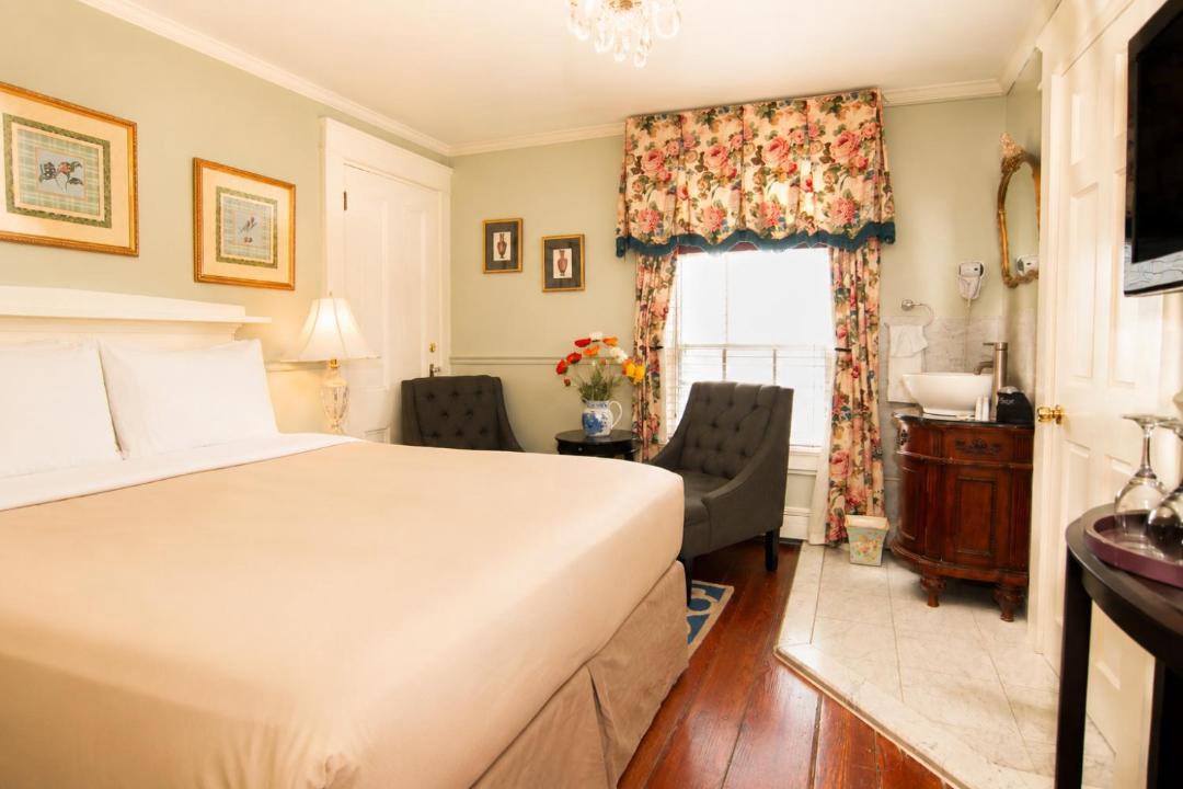 Photo of Bedroom in Historic Hill