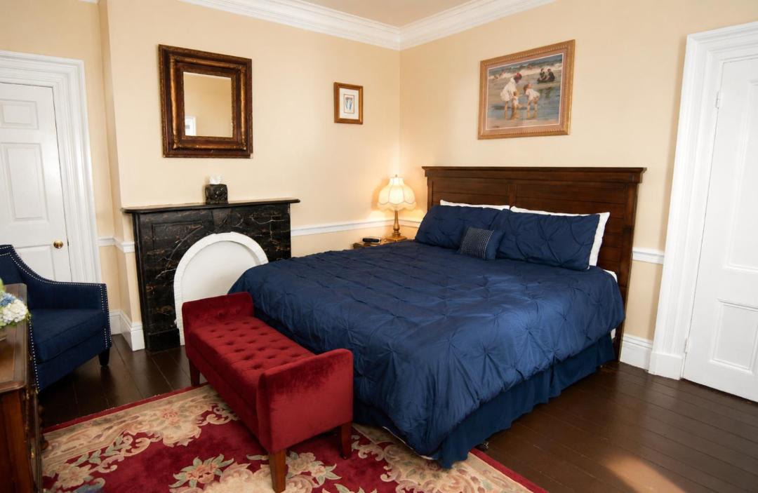 Photo of Bedroom in Historic Hill
