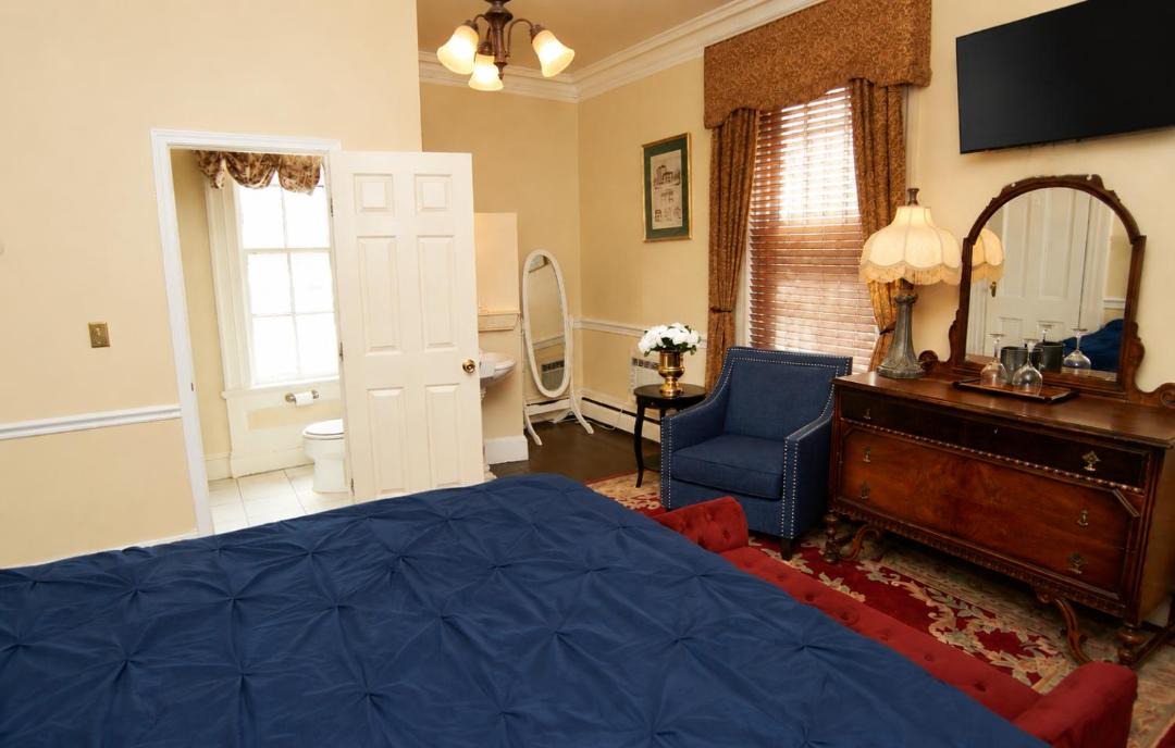 Photo of Bedroom in Historic Hill