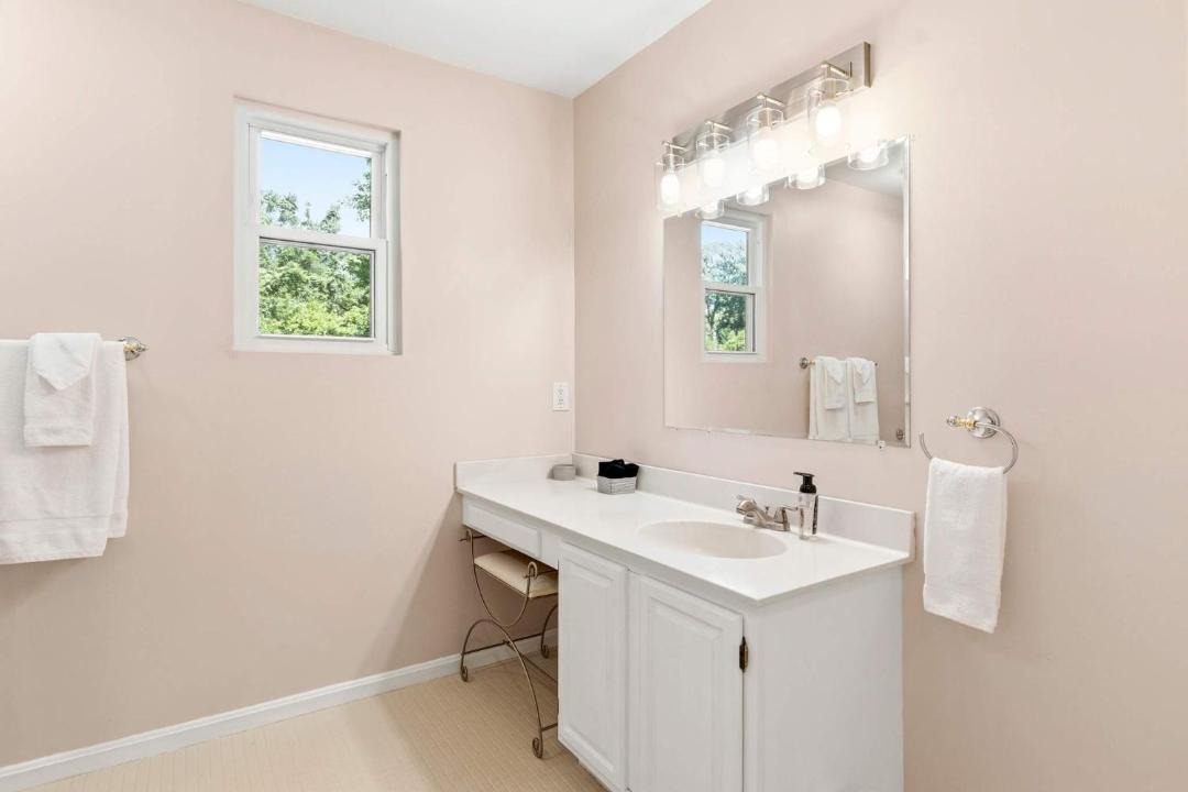 Photo of Bathroom in Parole