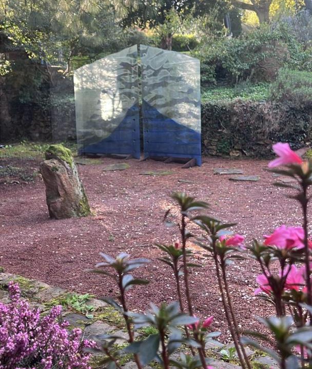 Photo of Others in Les-Loges-en-Josas