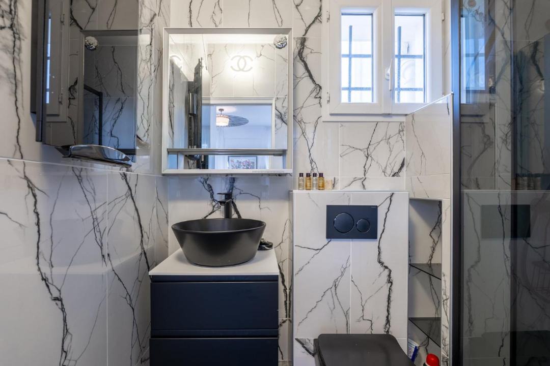 Photo of Bathroom in Saint-Lambert