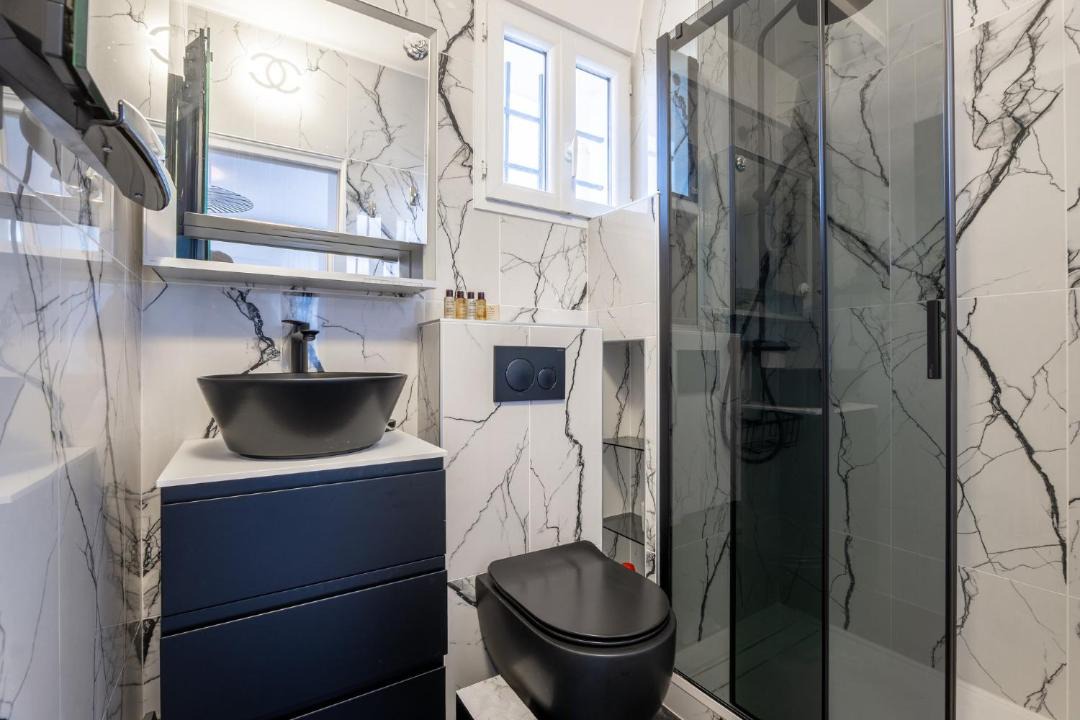 Photo of Bathroom in Saint-Lambert