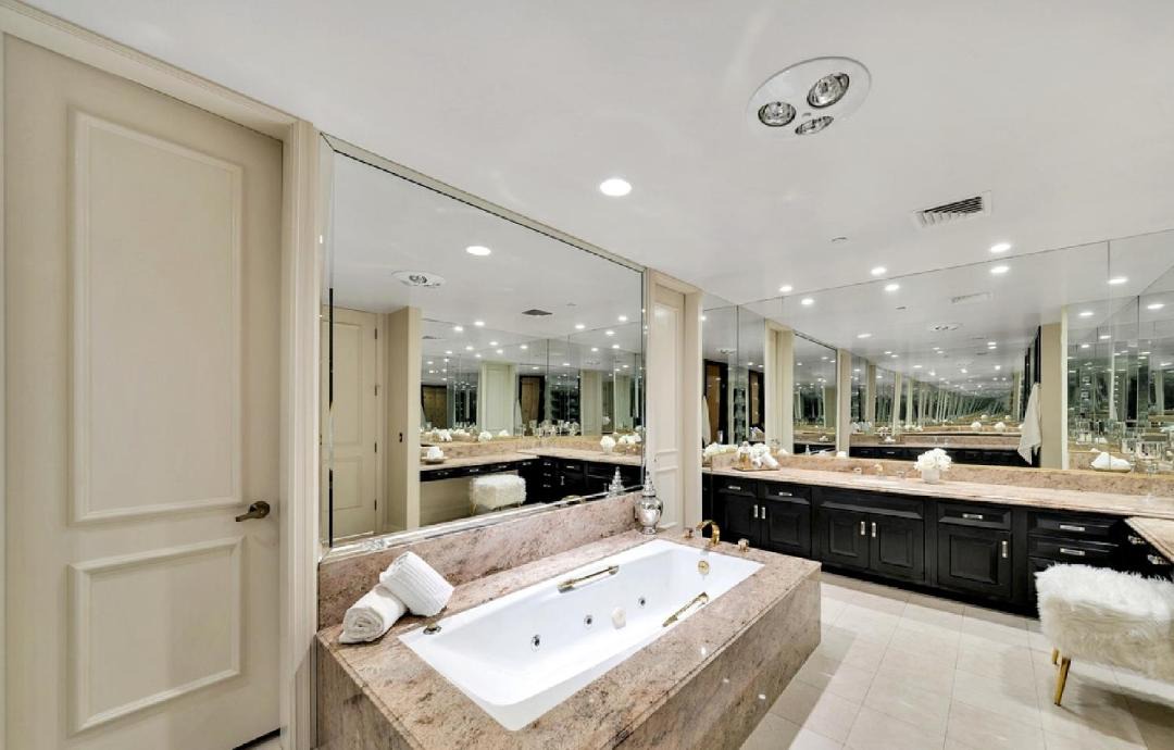 Photo of Others in Beverly Hills